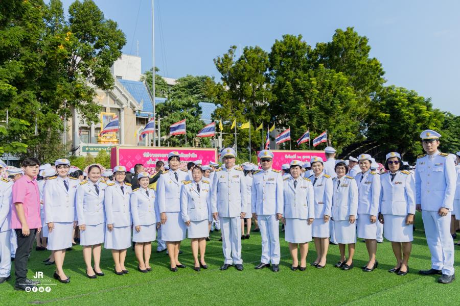 ภาพข่าวพิธีวางพวงมาลาเพื่อน้อมรำลึกถึงพระมหากรุณาธิคุณของพระบาทสมเด็จพระจุลจอมเกล้าเจ้าอยู่หัว รัชกาลที่ 5 เนื่องใน 