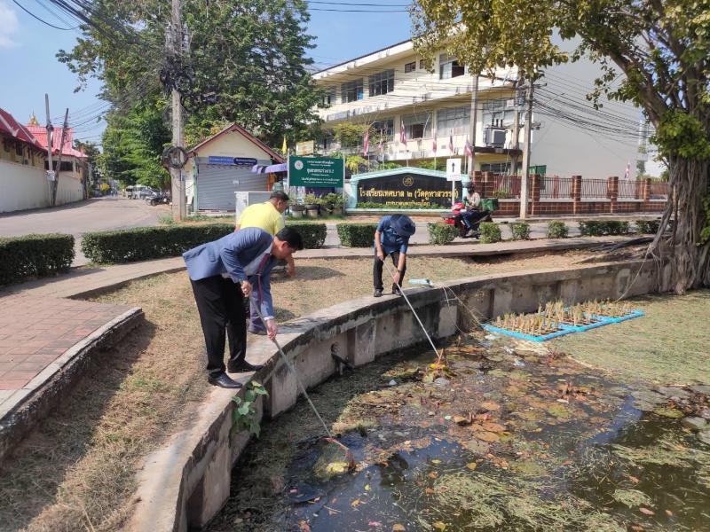 ภาพข่าวผู้ว่าราชการจังหวัดพิษณุโลกลงพื้นที่ปรับภูมิทัศน์บริเวณคูเมืองพิษณุโลก (หน้าโรงเรียนจ่านกร้อง)