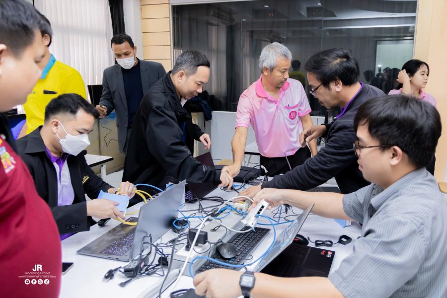 ภาพข่าวกิจกรรมการอบรมหลักสูตร Mikrotik ณ ห้อง Resource center โรงเรียนจ่านกร้อง